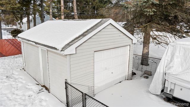 4200 Lanco Court, Waterford, MI 48329