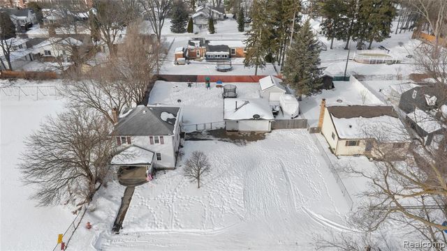 4200 Lanco Court, Waterford, MI 48329