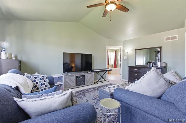 48879 Michaywe Drive, Macomb, MI 48044
