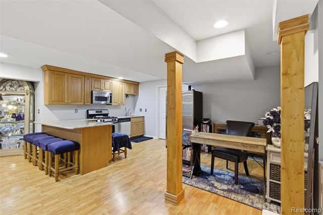 48879 Michaywe Drive, Macomb, MI 48044