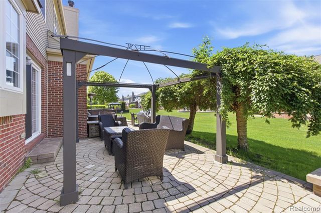 48879 Michaywe Drive, Macomb, MI 48044