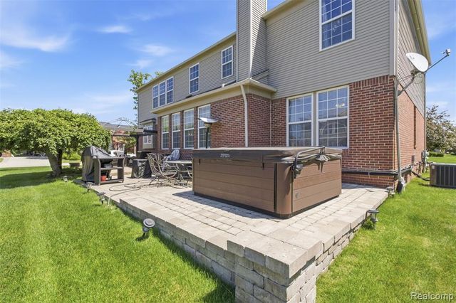 48879 Michaywe Drive, Macomb, MI 48044