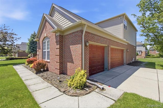 48879 Michaywe Drive, Macomb, MI 48044