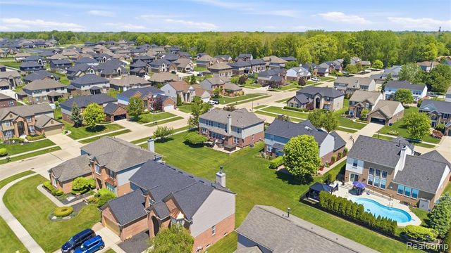 48879 Michaywe Drive, Macomb, MI 48044