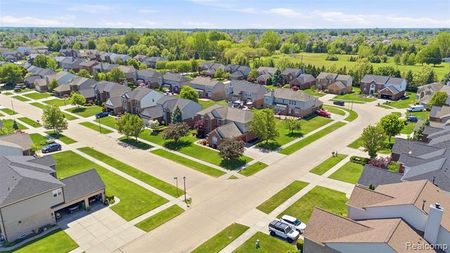 48879 Michaywe Drive, Macomb, MI 48044