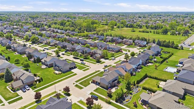 48879 Michaywe Drive, Macomb, MI 48044