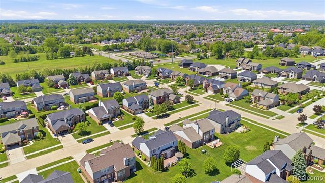 48879 Michaywe Drive, Macomb, MI 48044