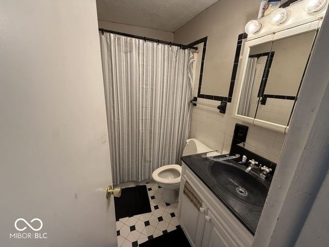 2506 E 8th Street, Anderson, IN 46012