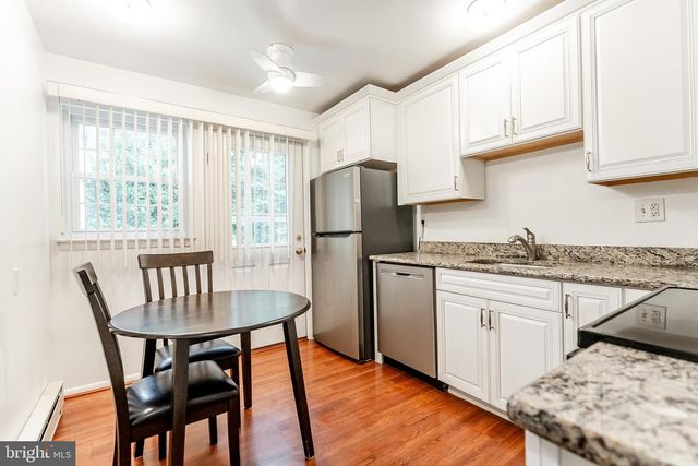 73 HUNTINGTON DR, Southampton, NJ 08088