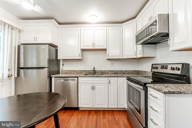 73 HUNTINGTON DR, Southampton, NJ 08088