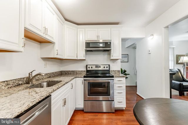 73 HUNTINGTON DR, Southampton, NJ 08088