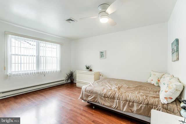 73 HUNTINGTON DR, Southampton, NJ 08088