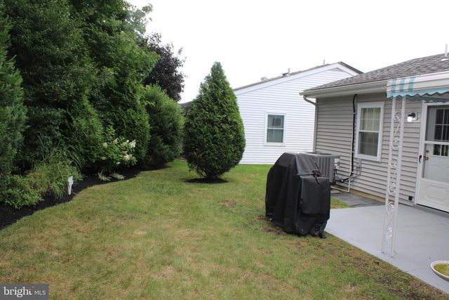 73 HUNTINGTON DR, Southampton, NJ 08088