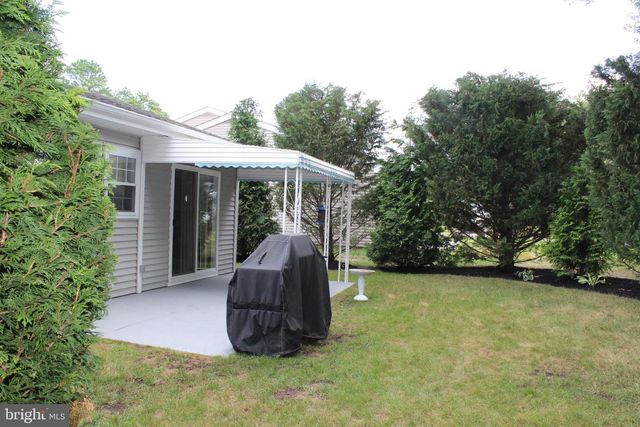 73 HUNTINGTON DR, Southampton, NJ 08088