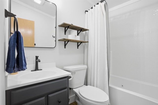 1008 Gem Avenue, Wisconsin Dells, WI 53965