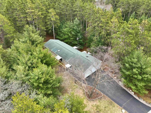 1008 Gem Avenue, Wisconsin Dells, WI 53965