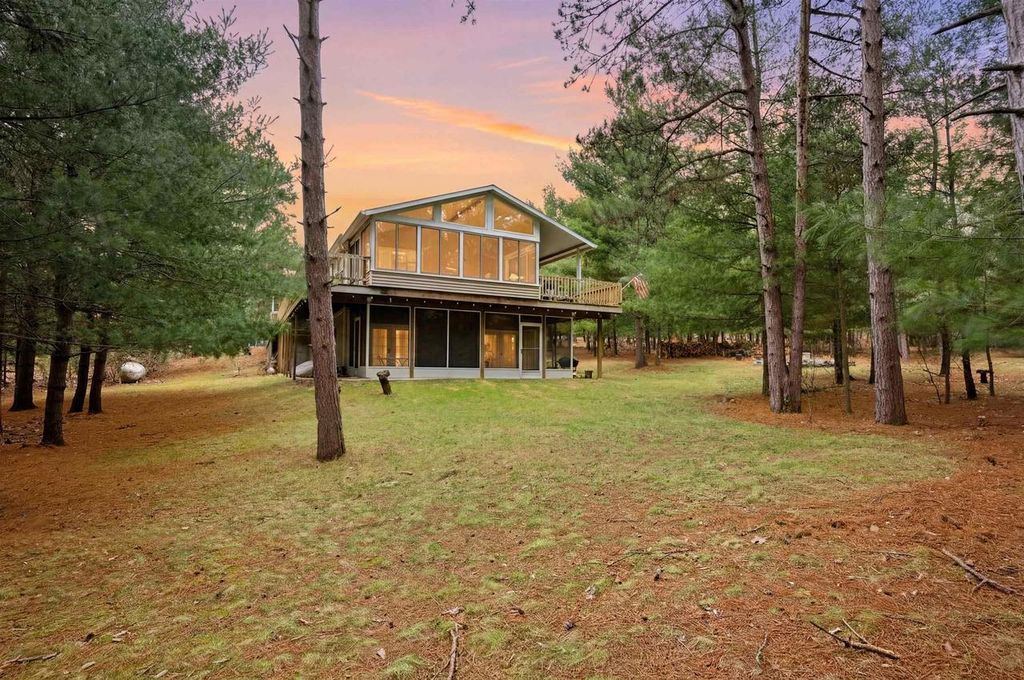 1008 Gem Avenue, Wisconsin Dells, WI 53965