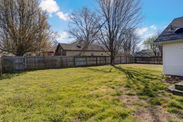 804 S Jonathan Avenue, Springfield, MO 65802