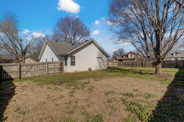 804 S Jonathan Avenue, Springfield, MO 65802