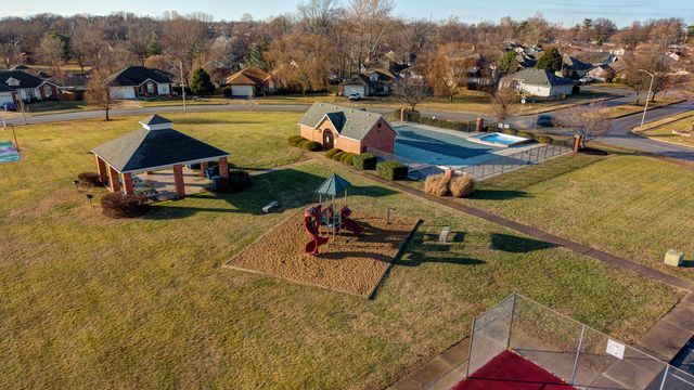 804 S Jonathan Avenue, Springfield, MO 65802