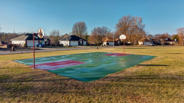 804 S Jonathan Avenue, Springfield, MO 65802