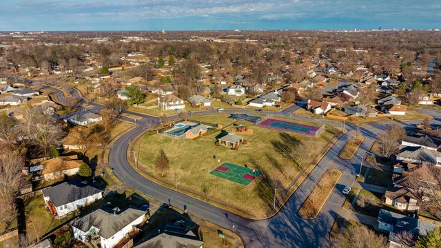 804 S Jonathan Avenue, Springfield, MO 65802