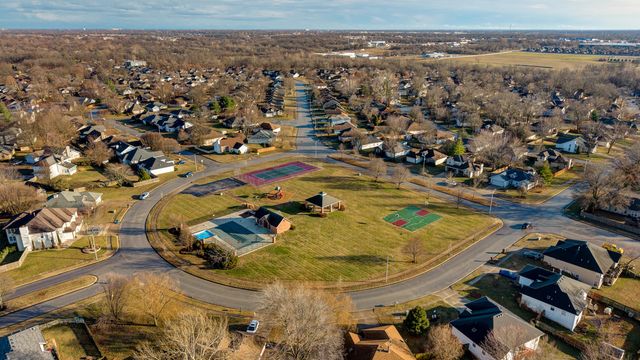 804 S Jonathan Avenue, Springfield, MO 65802