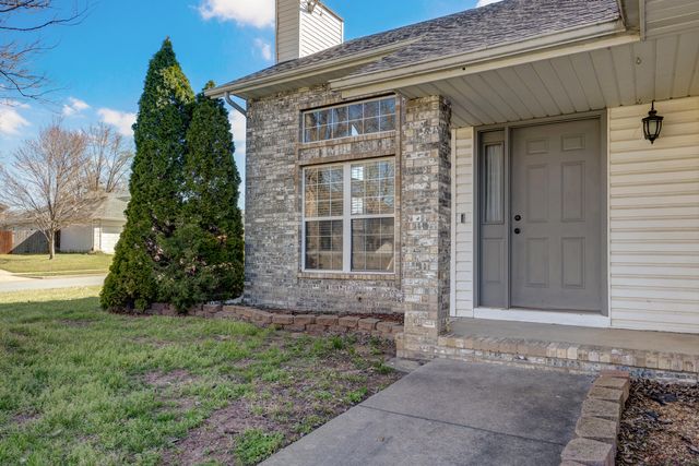 804 S Jonathan Avenue, Springfield, MO 65802