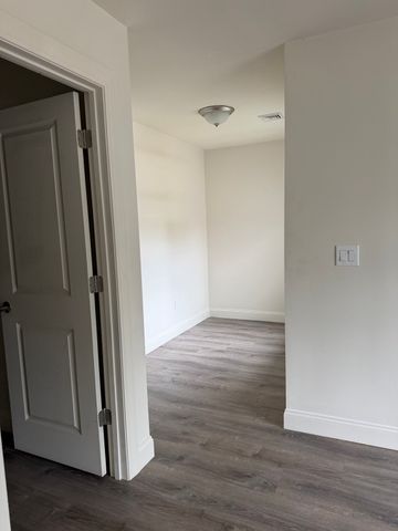 55 Everit Ave A, Framingham, MA 01701