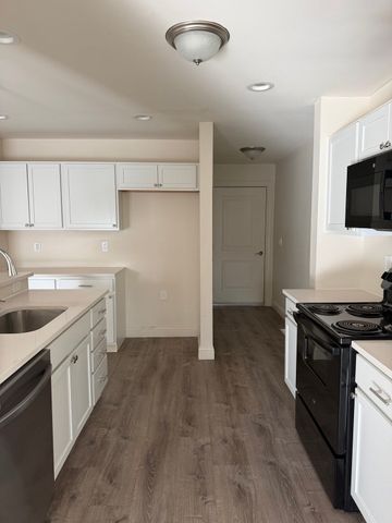 55 Everit Ave A, Framingham, MA 01701