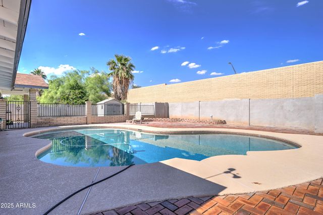 1938 E GREENWAY Drive, Tempe, AZ 85282