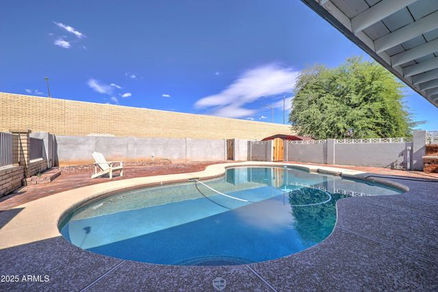 1938 E GREENWAY Drive, Tempe, AZ 85282