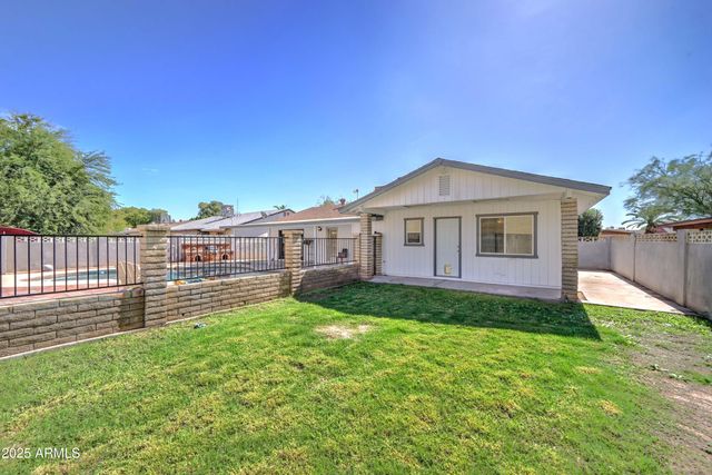 1938 E GREENWAY Drive, Tempe, AZ 85282