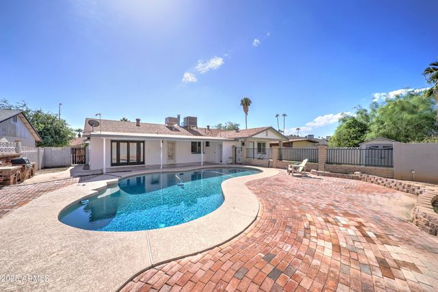 1938 E GREENWAY Drive, Tempe, AZ 85282