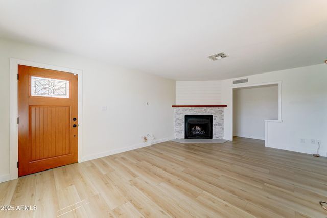 1938 E GREENWAY Drive, Tempe, AZ 85282