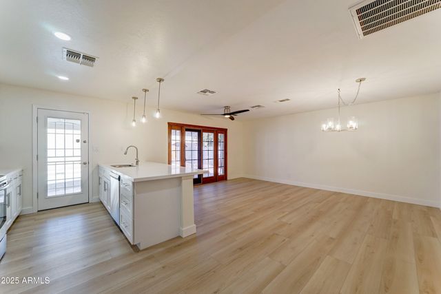 1938 E GREENWAY Drive, Tempe, AZ 85282