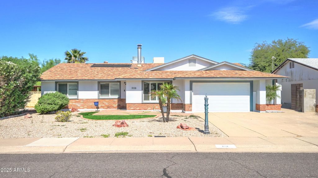 1938 E GREENWAY Drive, Tempe, AZ 85282