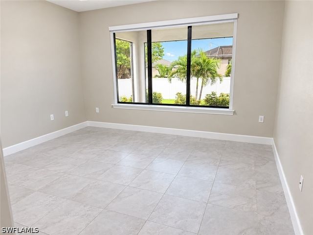 133 SW 33rd PL, Cape Coral, FL 33991