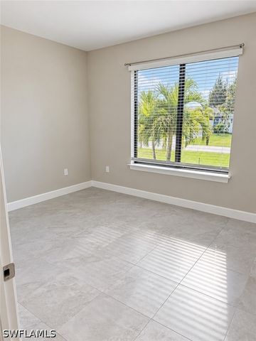 133 SW 33rd PL, Cape Coral, FL 33991