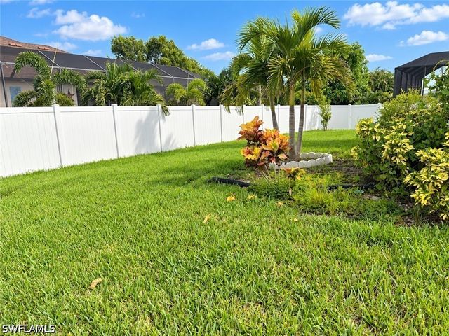 133 SW 33rd PL, Cape Coral, FL 33991