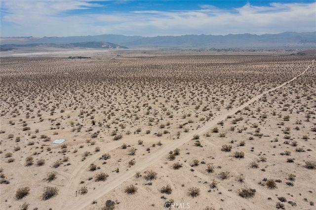 6789 La Brisa Drive, Joshua Tree, CA 92252