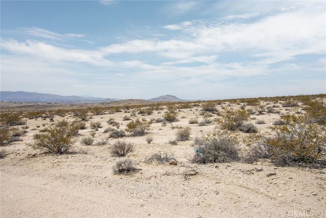 6789 La Brisa Drive, Joshua Tree, CA 92252