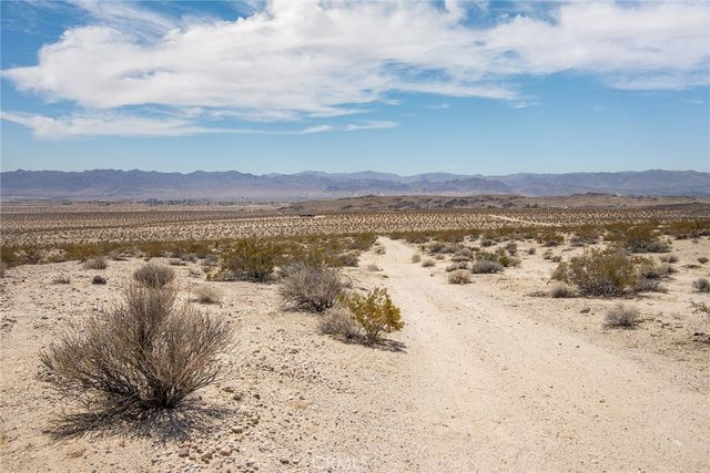6789 La Brisa Drive, Joshua Tree, CA 92252
