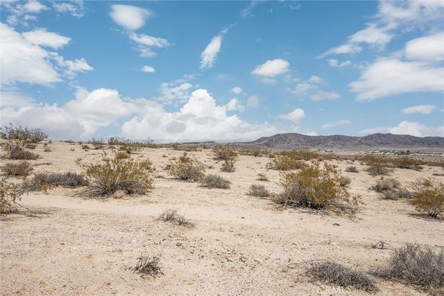 6789 La Brisa Drive, Joshua Tree, CA 92252