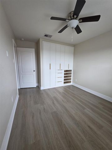 9734 Vanessa Glen Court, Houston, TX 77044