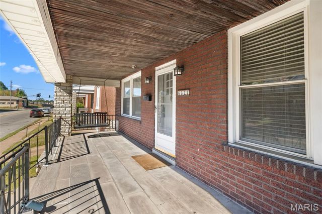 6627 Arsenal Street, St Louis, MO 63139