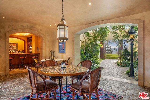 1101 Bel Air Place, Los Angeles, CA 90077