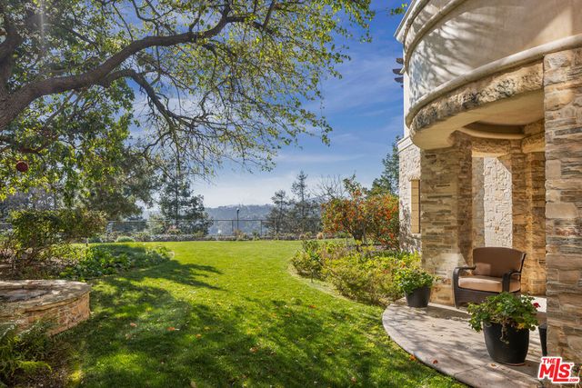 1101 Bel Air Place, Los Angeles, CA 90077