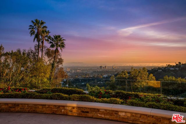 1101 Bel Air Place, Los Angeles, CA 90077