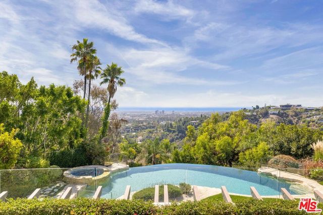 1101 Bel Air Place, Los Angeles, CA 90077